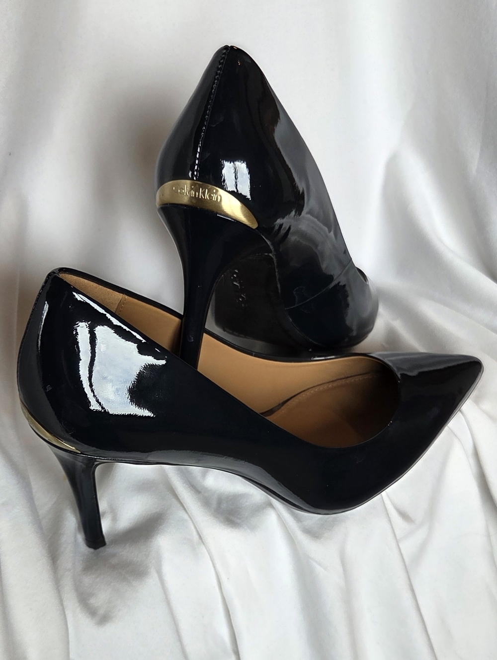 Calvin Klein Blue Patent Leather Pointed-Toe Pumps.